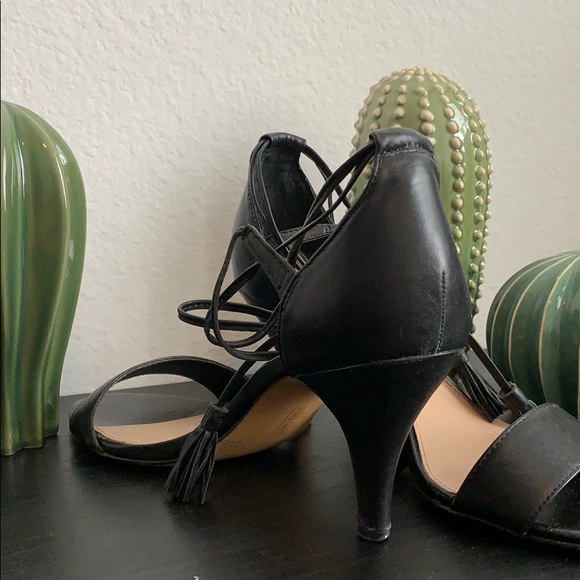Vince Camuto black lace up heels - Picture 5 of 5